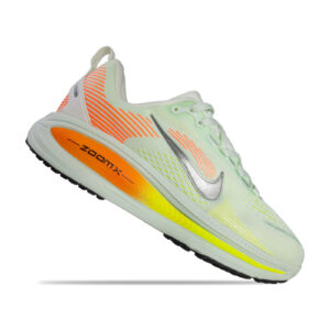 Nike Vomero Plus